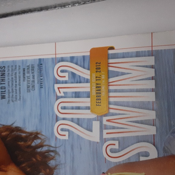 2012 Sports Illistrated Swimsuit Issue - Picture 4 of 7